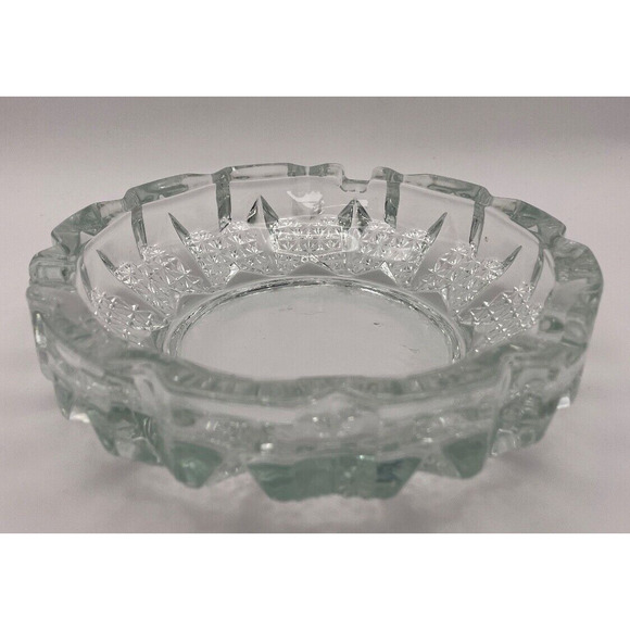 Elegant Heavy 6" Round Clear Glass Cigar AshTray 2-Slot Pre-owned - Picture 1 of 4